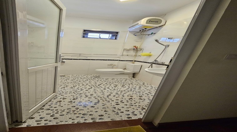 CHO THUÊ NHÀ LÀM SPA, NHA KHOA PHỐ TRẦN QUỐC HOÀN, 45M2, 5 TẦNG, 8P, FULL ĐỒ - 30 TRIỆU.
